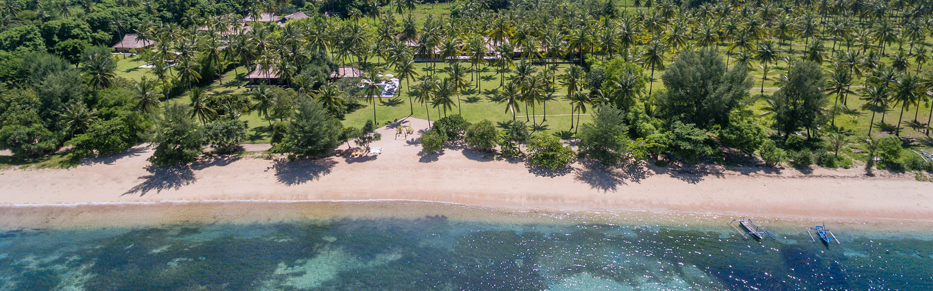 Sira Beach House - Beachfront Tanjung 6 bedroom villa, Lombok